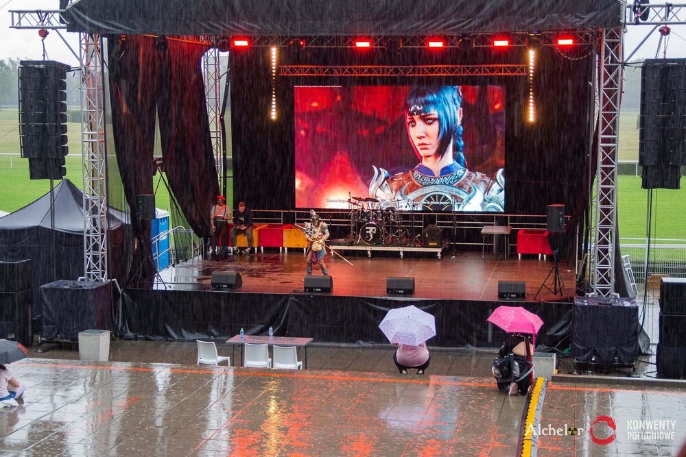 deszczowy cosplay na fantasy and magic con