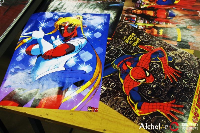 plakaty z superbohaterami na Krakowskim Festiwalu Komiksu