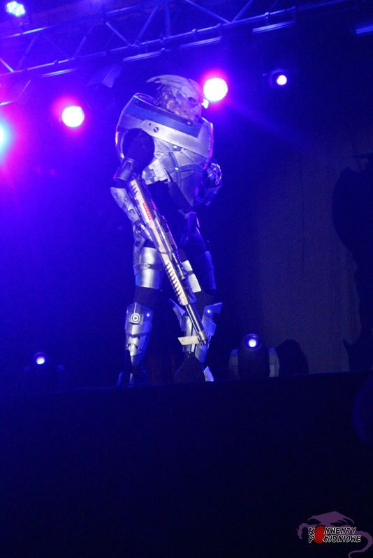 mass effect cosplay na Magnificonie