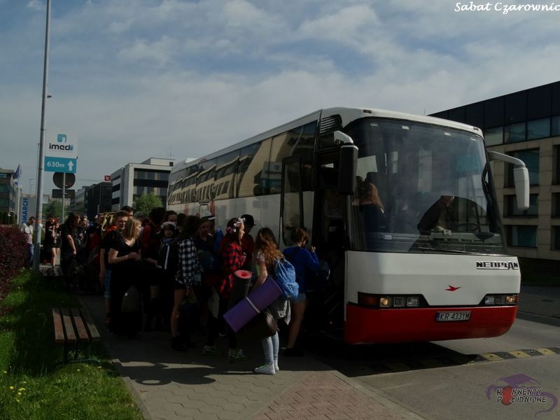 autobus do sleepromów na Magnificon EXPO w Krakowie