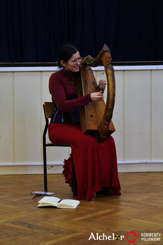 koncert harfiarki na Chorzowskim konwencie fantastyki